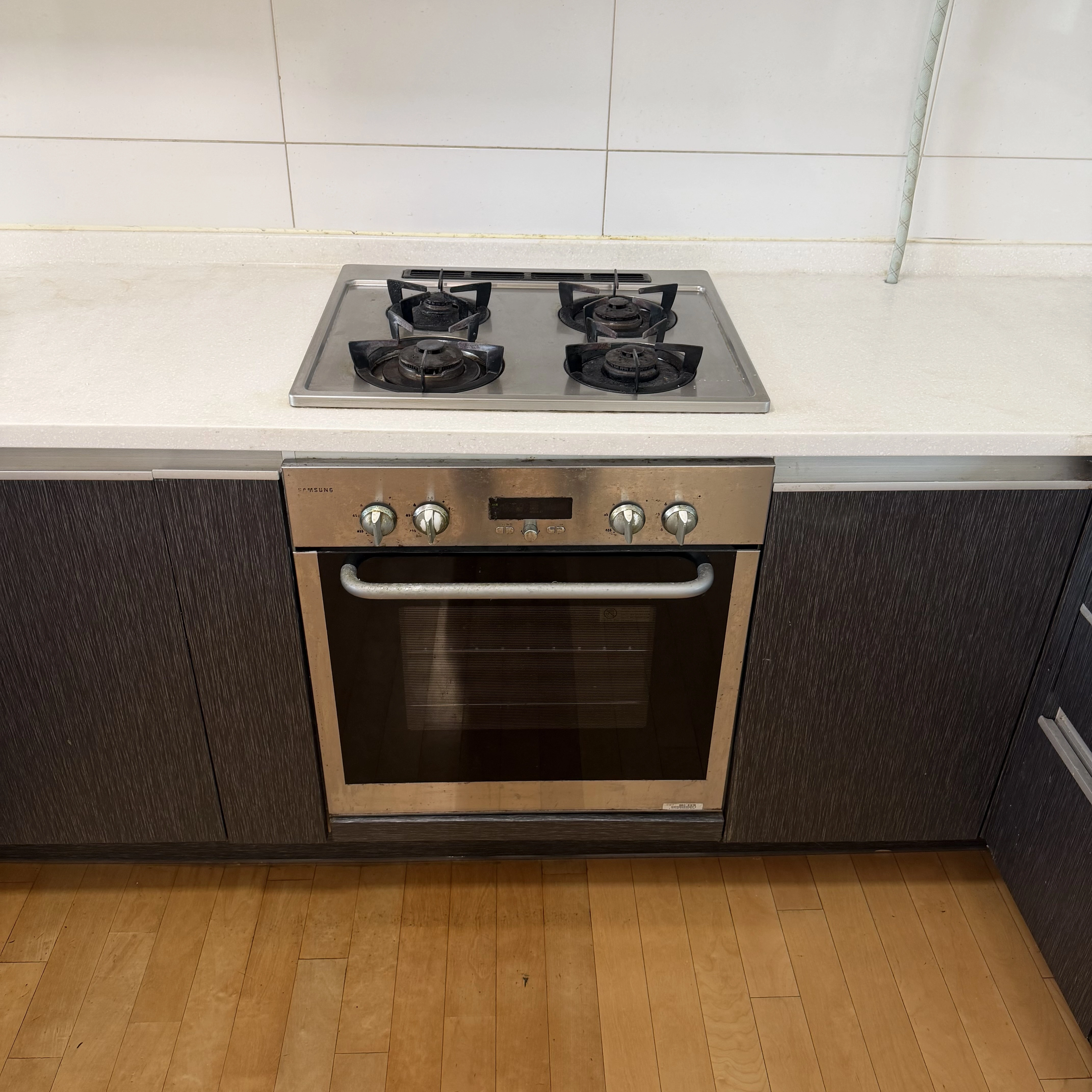 가스오븐레인지철거 후 주방 상태 1