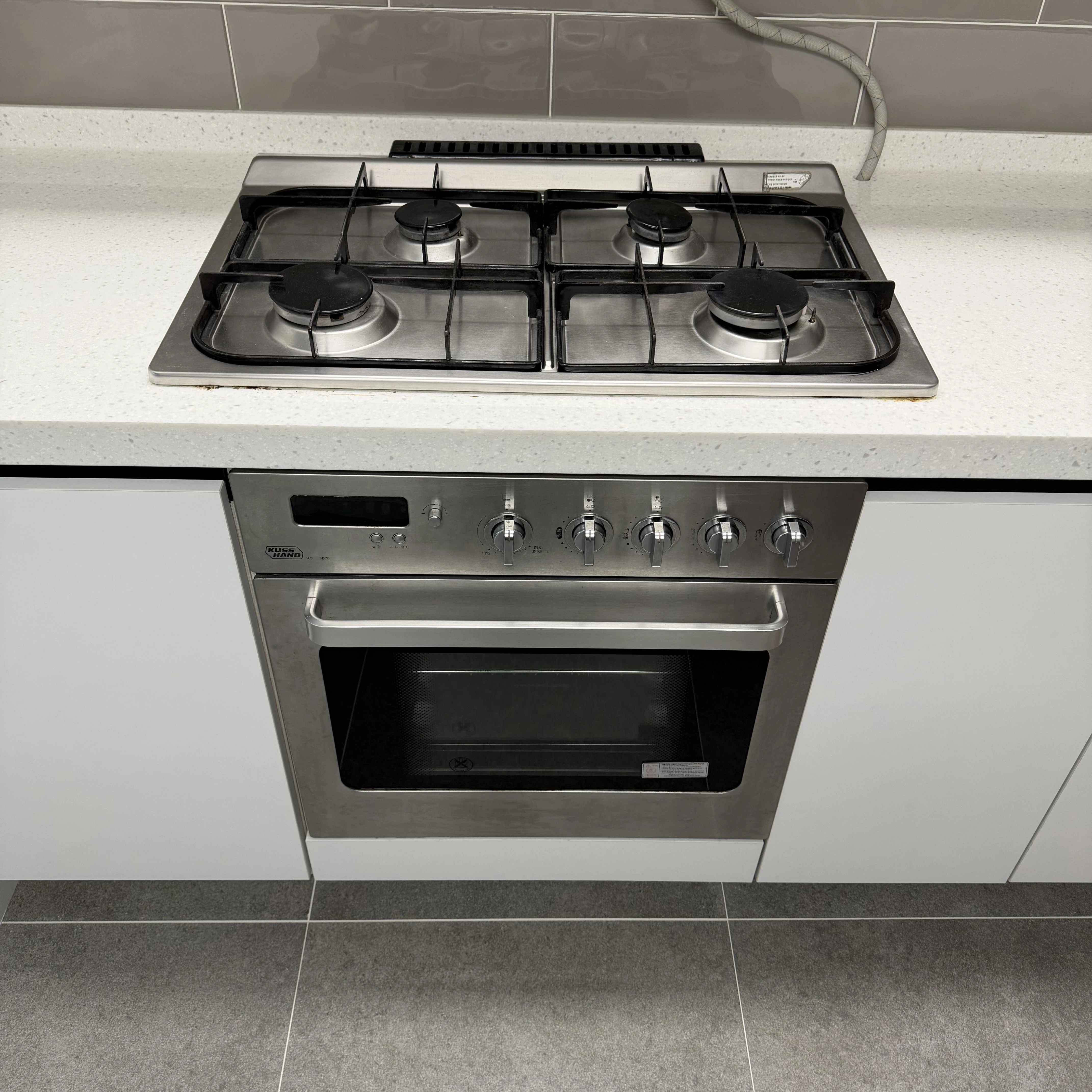 주방기기해체 후 주방 상태 3